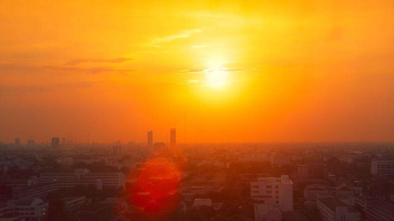 Extreme Heatwave Hits UAE: Public Urged To Stay Indoors