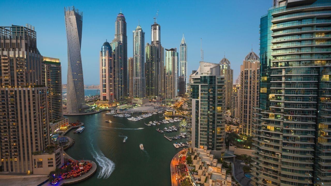 UAE Weather Today: Hazy Sun, High Heat, Rain Possible