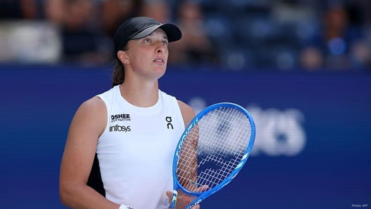 Iga Swiatek Shines At US Open While Celebrating Taylor Swift