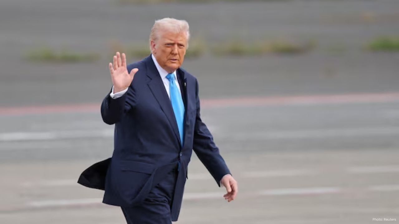Trump Honoured in South Korea with Golden Crown and Top Medal