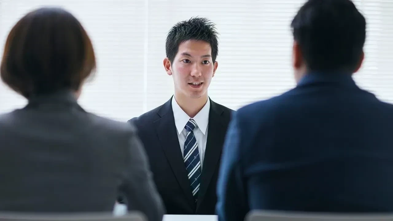 Bridging the Divide: Academic Knowledge vs. Workplace Skills
