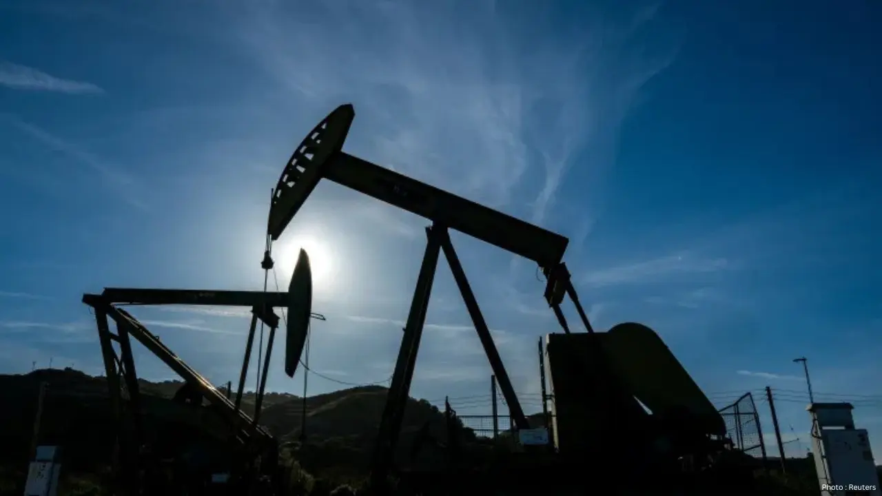 Surge in Oil Prices Amid US Actions Targeting Iran Ports