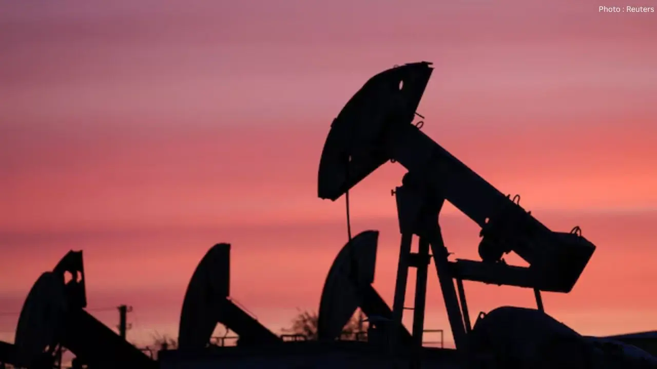 Crude Oil Prices Experience a Minor Decrease Amid Supply Worries