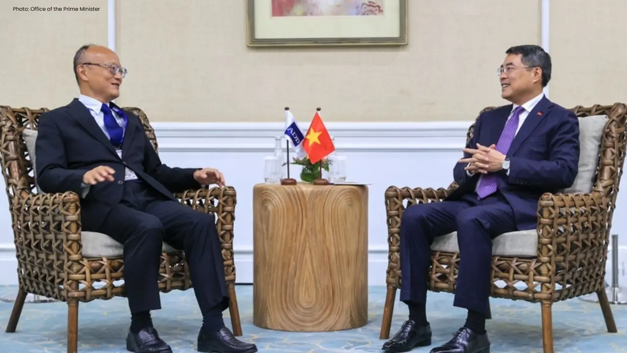 ADB Strengthens Ties with Vietnam at Cebu Meeting