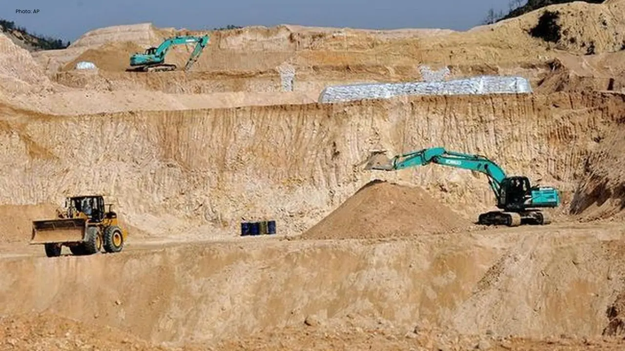 Australia Mandates Liquidation of China-Linked Stakes