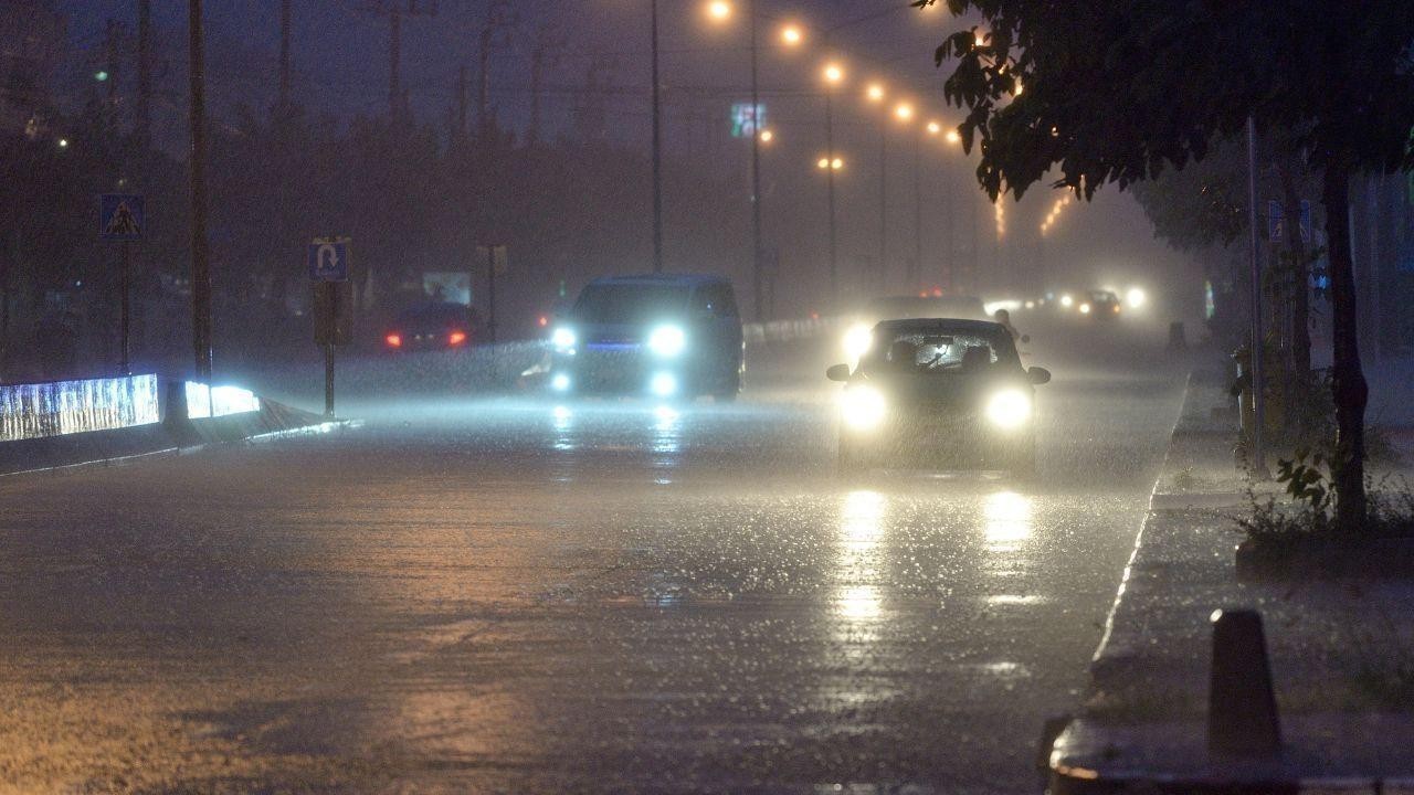 Delhi Rain Alert: Airlines Warn Passengers of Flight Delays