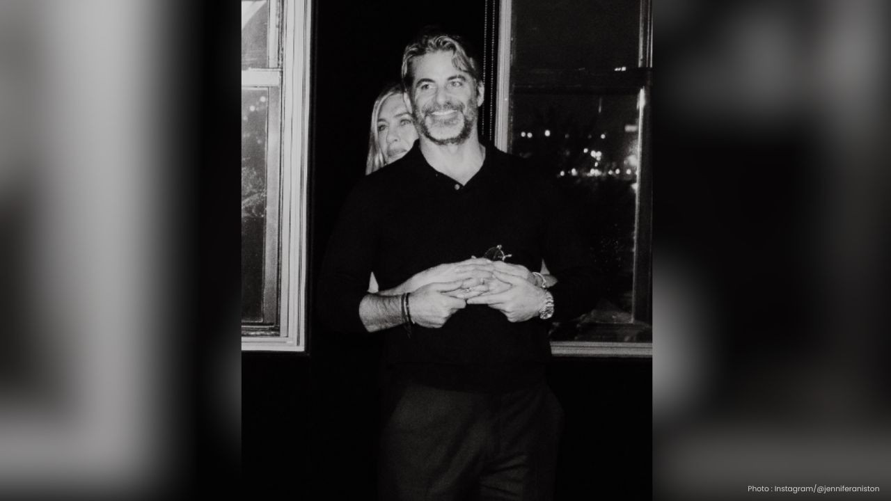 Jennifer Aniston Confirms Romance with Jim Curtis