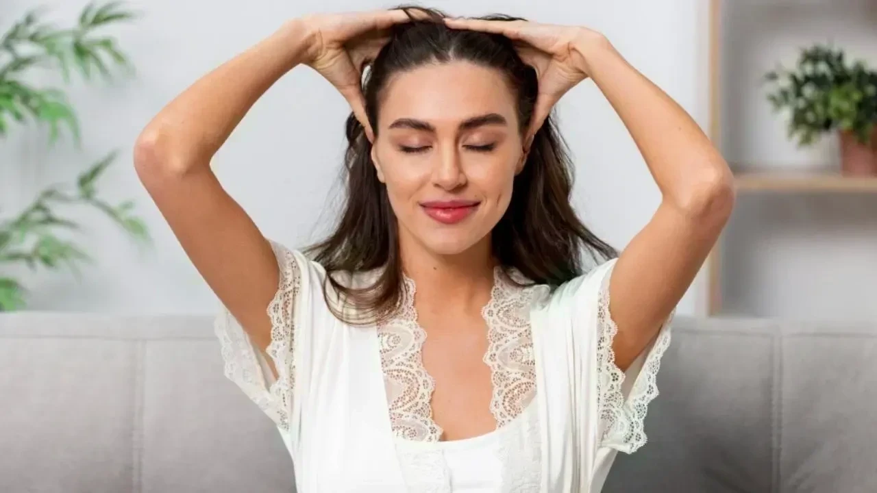 Easy Head Massage That Can Actually Increase Hair Growth