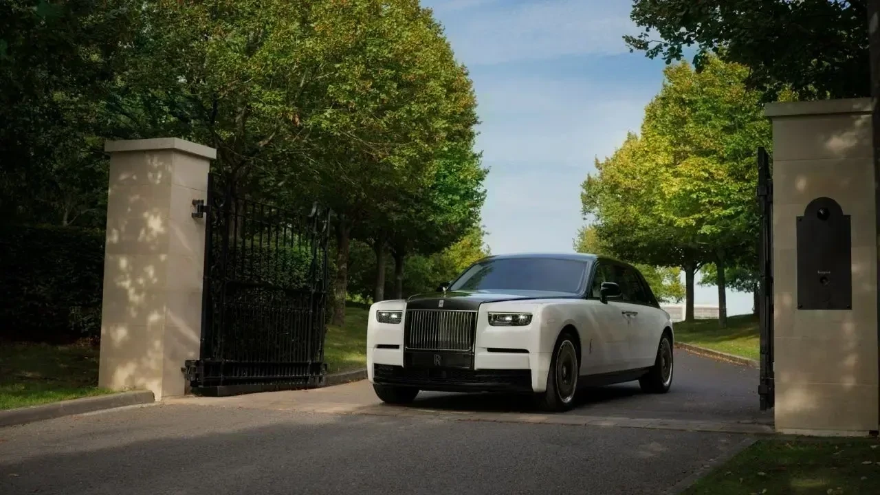 Rolls-Royce Bespoke 2025: A Year of Craft, Culture & Vision
