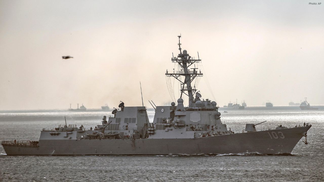 US Navy Ships Collide During Refuelling in Caribbean, 2 Hurt