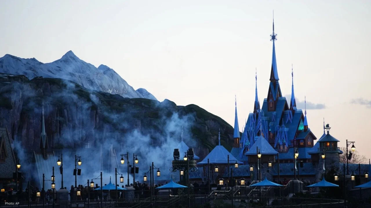 Disney Opens Frozen World at Disneyland Paris Park