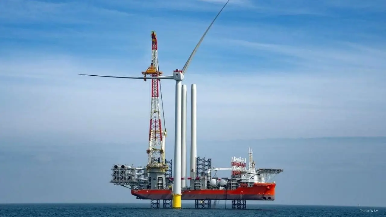 UK’s Largest Wind Farm Sets Record with 115m Turbine Blades