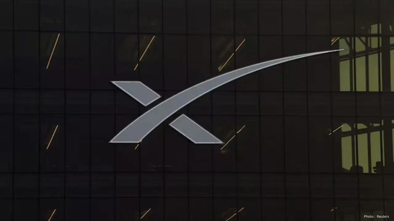 SpaceX Casts Doubts on the Viability of AI Data Centers in Space