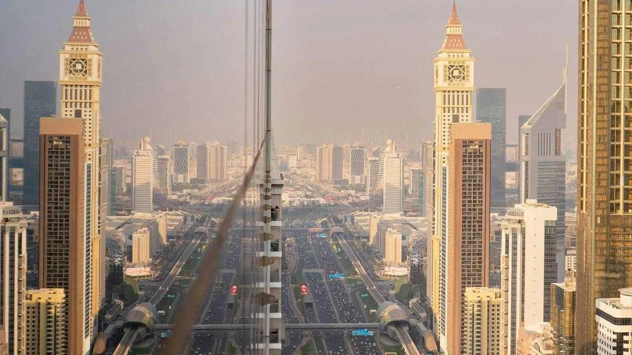 Gulf Mega Projects: Saudi Arabia & UAE Building the Future Economy
