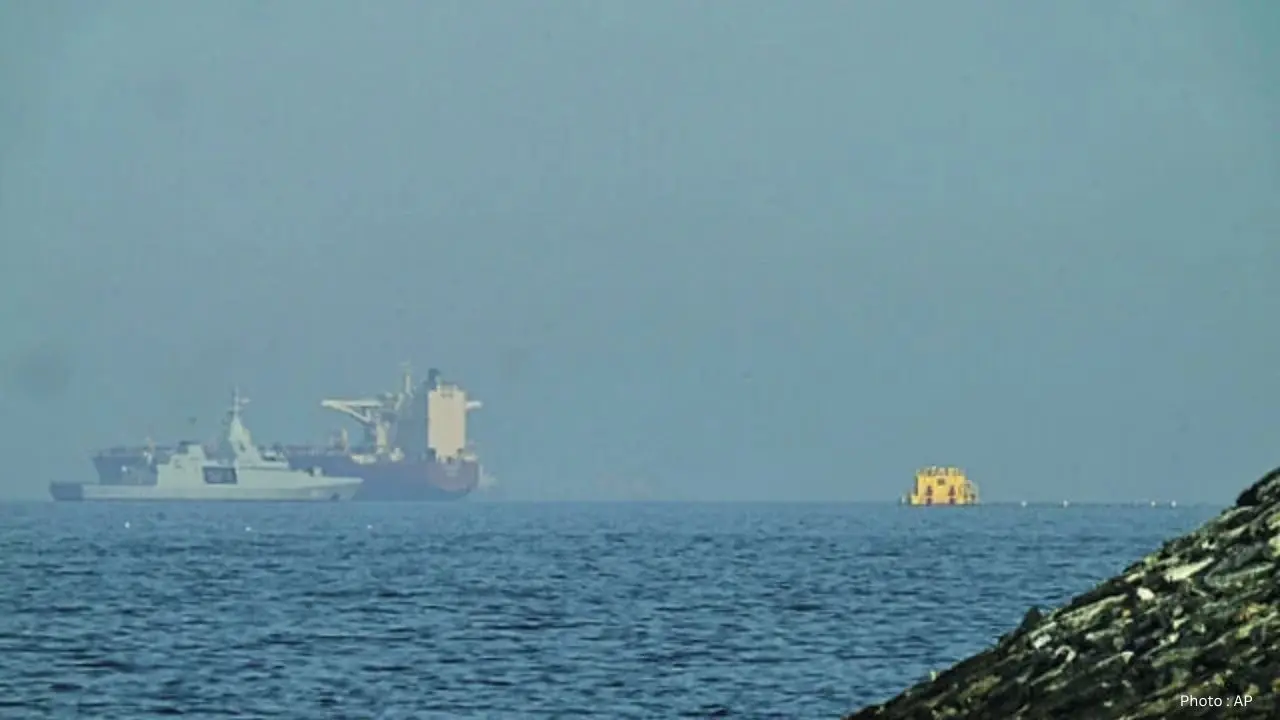 UK Maritime Agency Warns: Critical Threat Level in Strait of Hormuz Persists