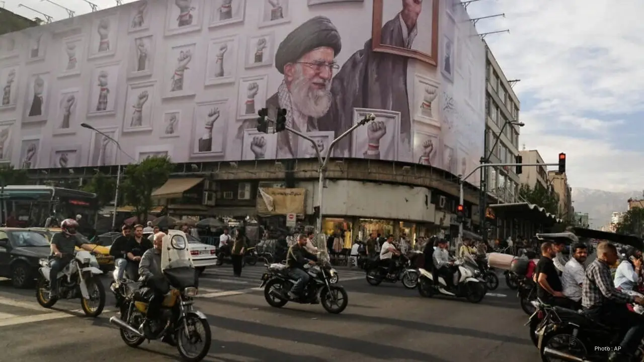 Iran's Calculated Risk Amid Hormuz Tensions with Trump