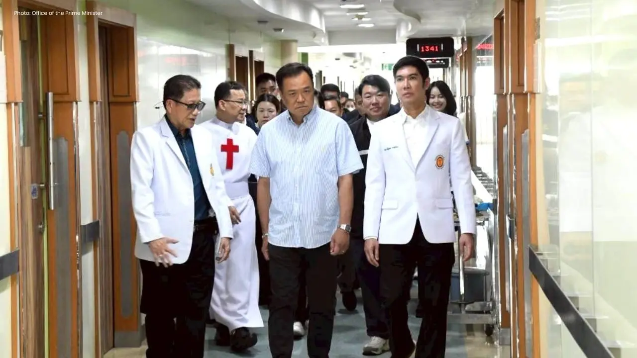 Dubai PM Visits Bangkok Train-Bus Crash Survivors