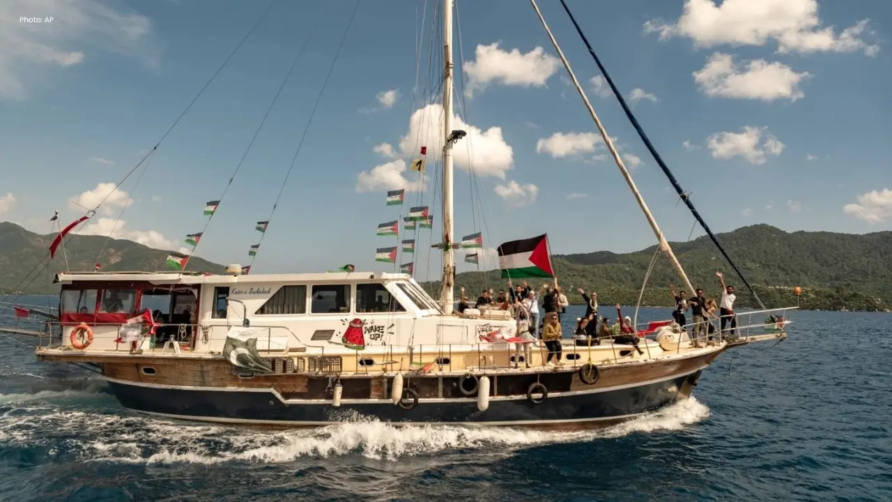 Israeli Navy Halts Gaza Aid Flotilla in International Waters