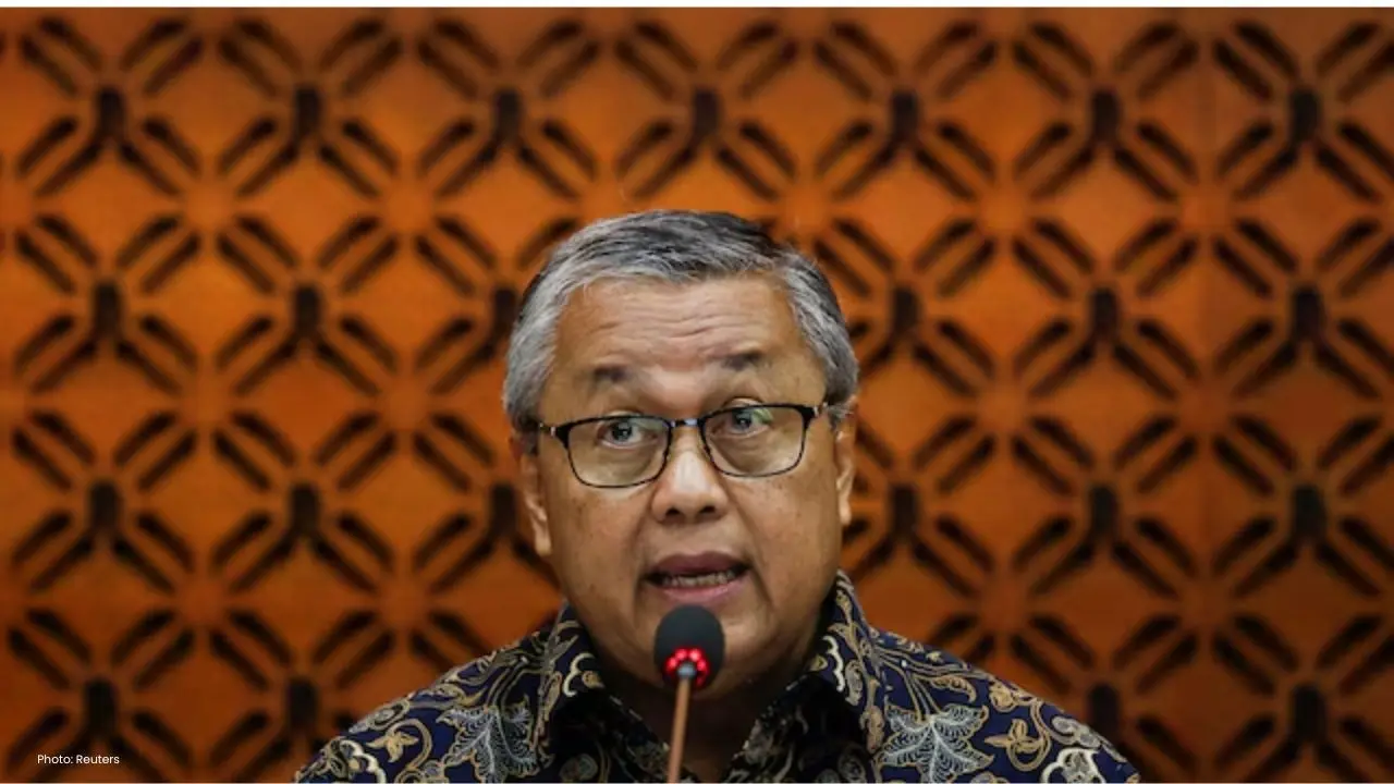 Indonesia's Central Bank Boosts Rates Amid Rupiah Crisis