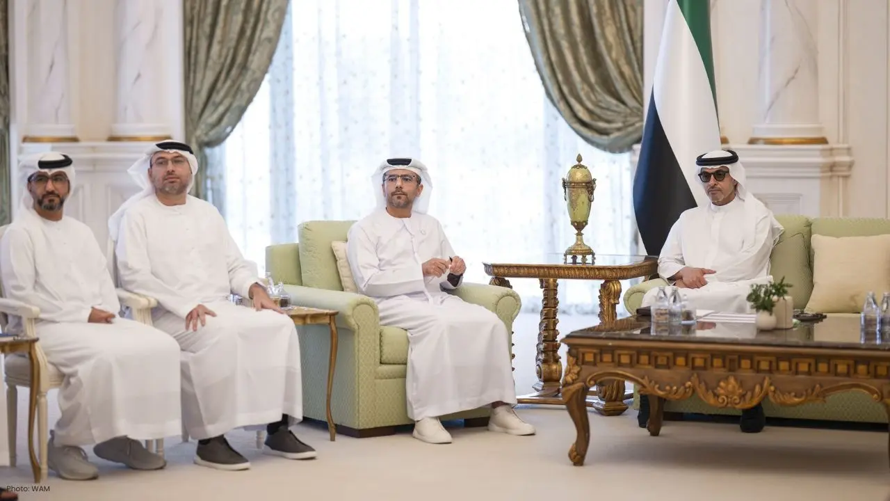 Sheikh Hazza Reviews Major Transport Projects in Al Ain Region