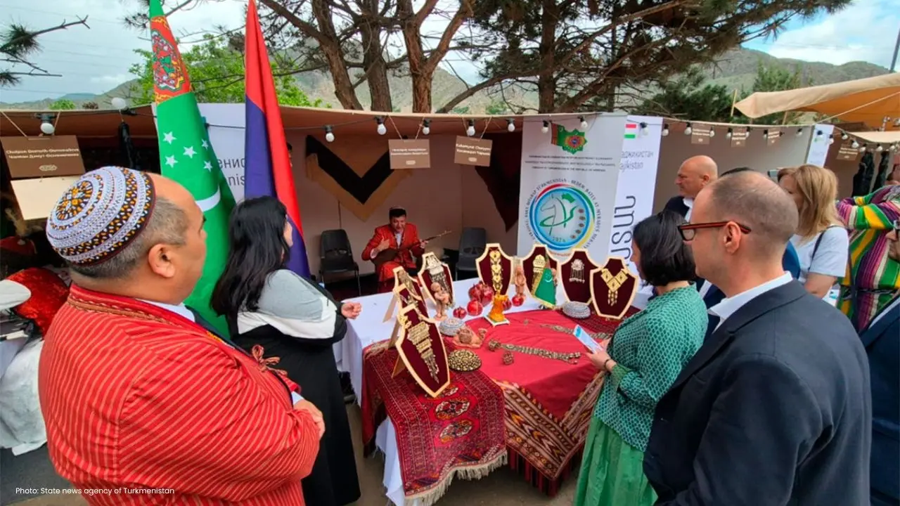 Turkmenistan's Cultural Brilliance Dazzles at International Crafts Festival