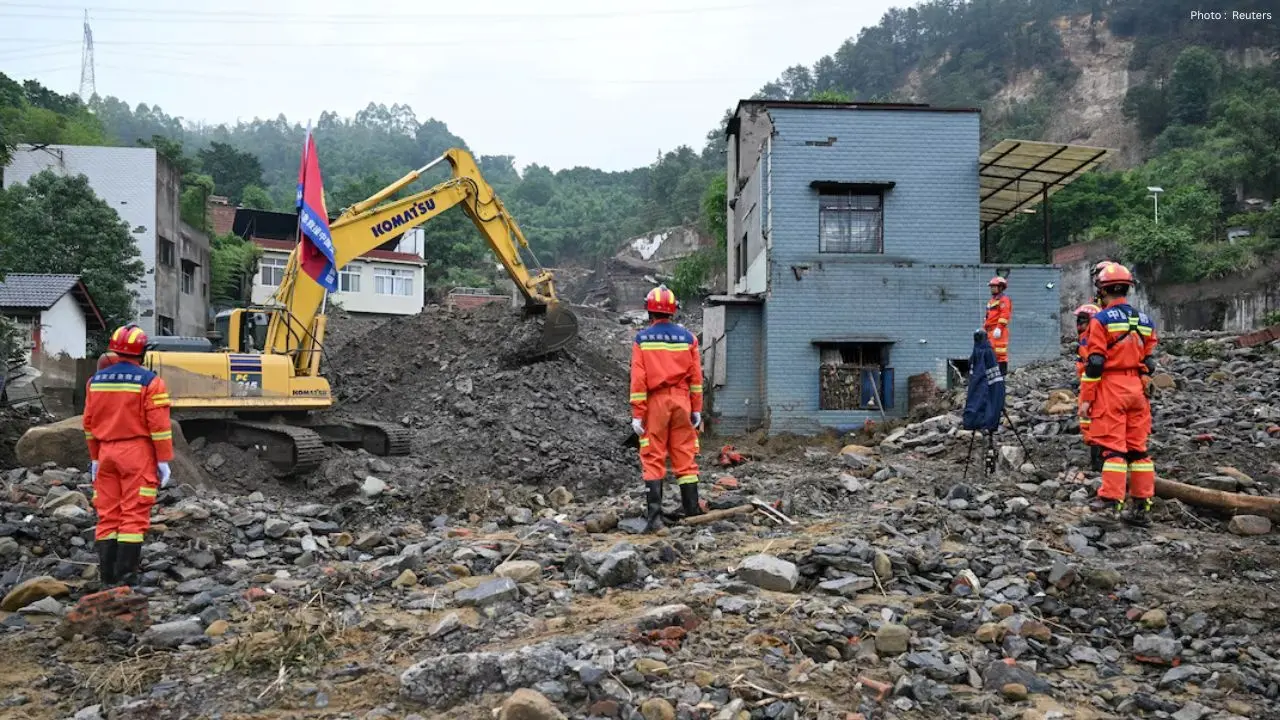 Tragic Flooding in Chongqing Claims Lives Amidst Severe Rain in Southwestern China